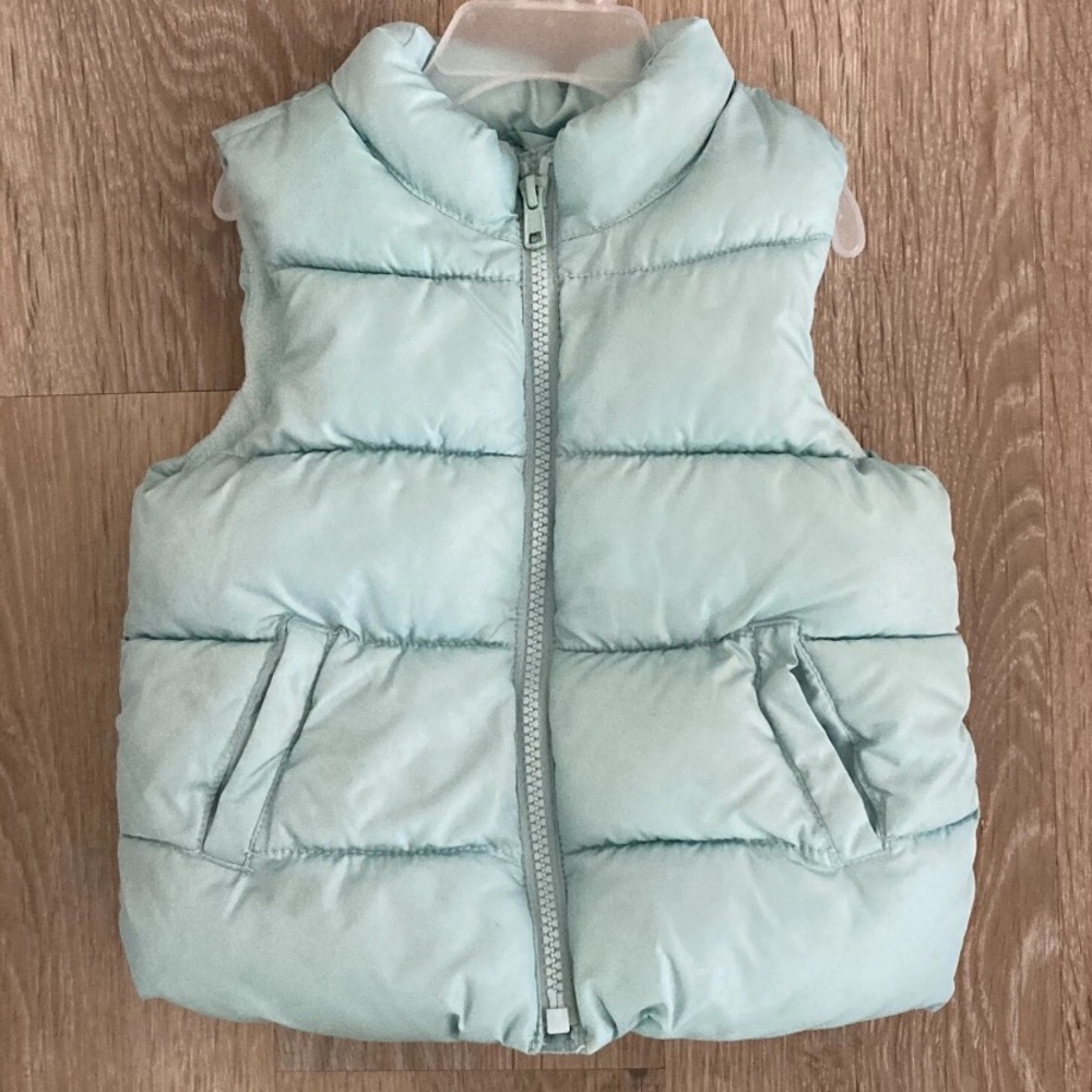 Old Navy Girl’s Size 18-24 Frost Free Mint Green Full Zip Puffer Vest